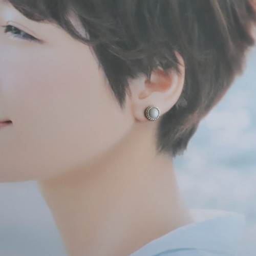 ホワイトオニキスシルバーピアス 白い石 白いアクセサリー