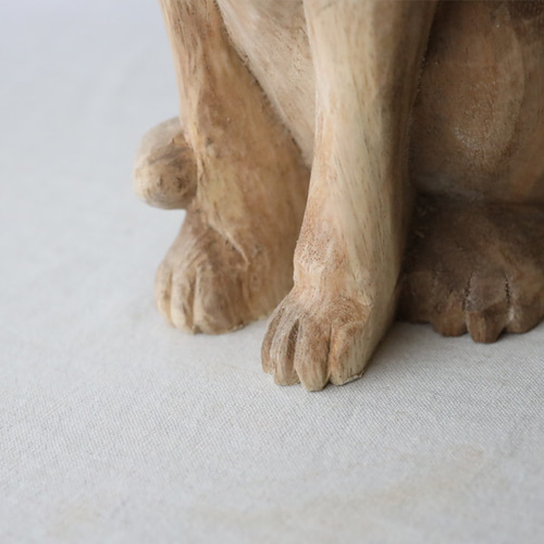 送料無料）最終SALE 天然無垢ウッド 木彫りART 座る猫 ネコ置物