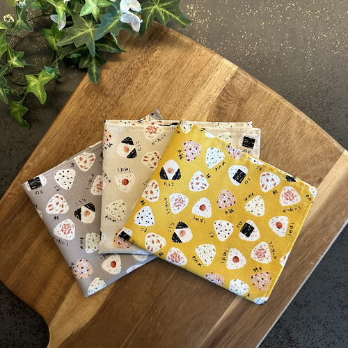 おにぎり☆おむすび ランチョンマット お弁当袋 コップ袋 ハンドメイド サイズが選べる ランチョンマット ♡ おにぎり おむすび 和柄 入学入園