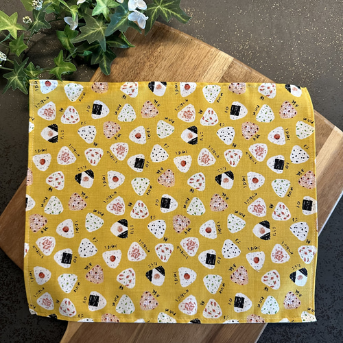 サイズが選べる ランチョンマット ♡ おにぎり おむすび 和柄 入学入園