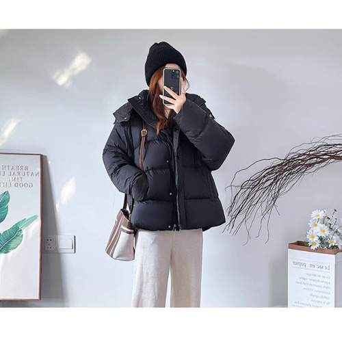 ベージュのスタンドカラーパンダウンジャケット女性用ショート丈小柄