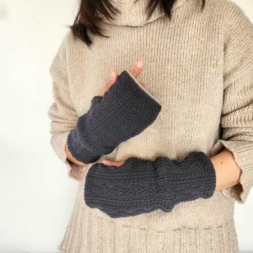 もちもち、暖か。アランニット×もちもちボアのハンドウォーマー/手袋