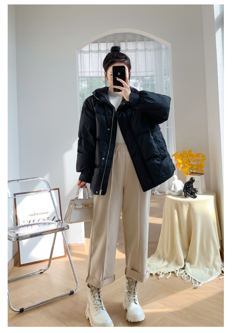 スタンドカラーのダウンジャケット女性の白いアヒルの毛冬の新しい小柄で短い白いアヒルの毛のゆったりとした保温と厚手のコート