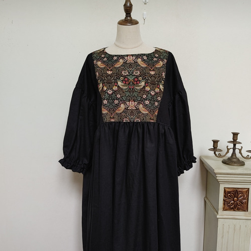 黒リネン×ウィリアムモリスいちご泥棒ギャザーワンピースfree  