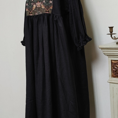 黒リネン×ウィリアムモリスいちご泥棒ギャザーワンピースfree  