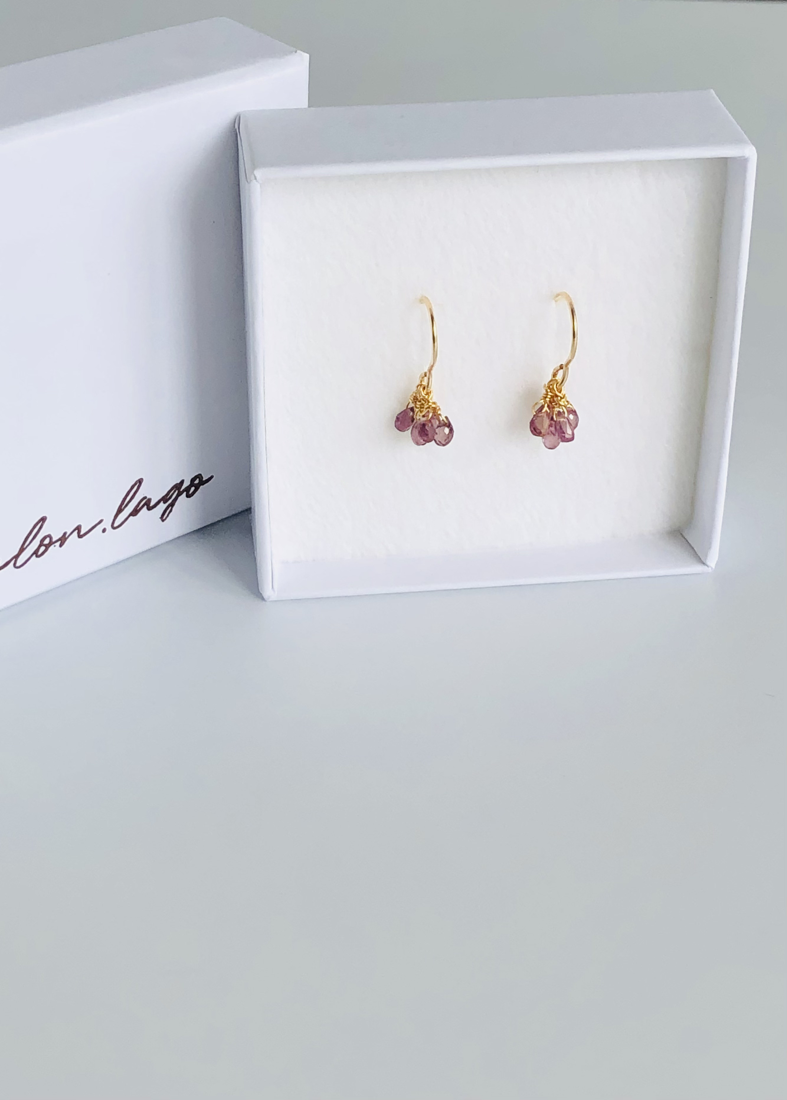 カラーシフトサファイア　ドロップtubu ピアス