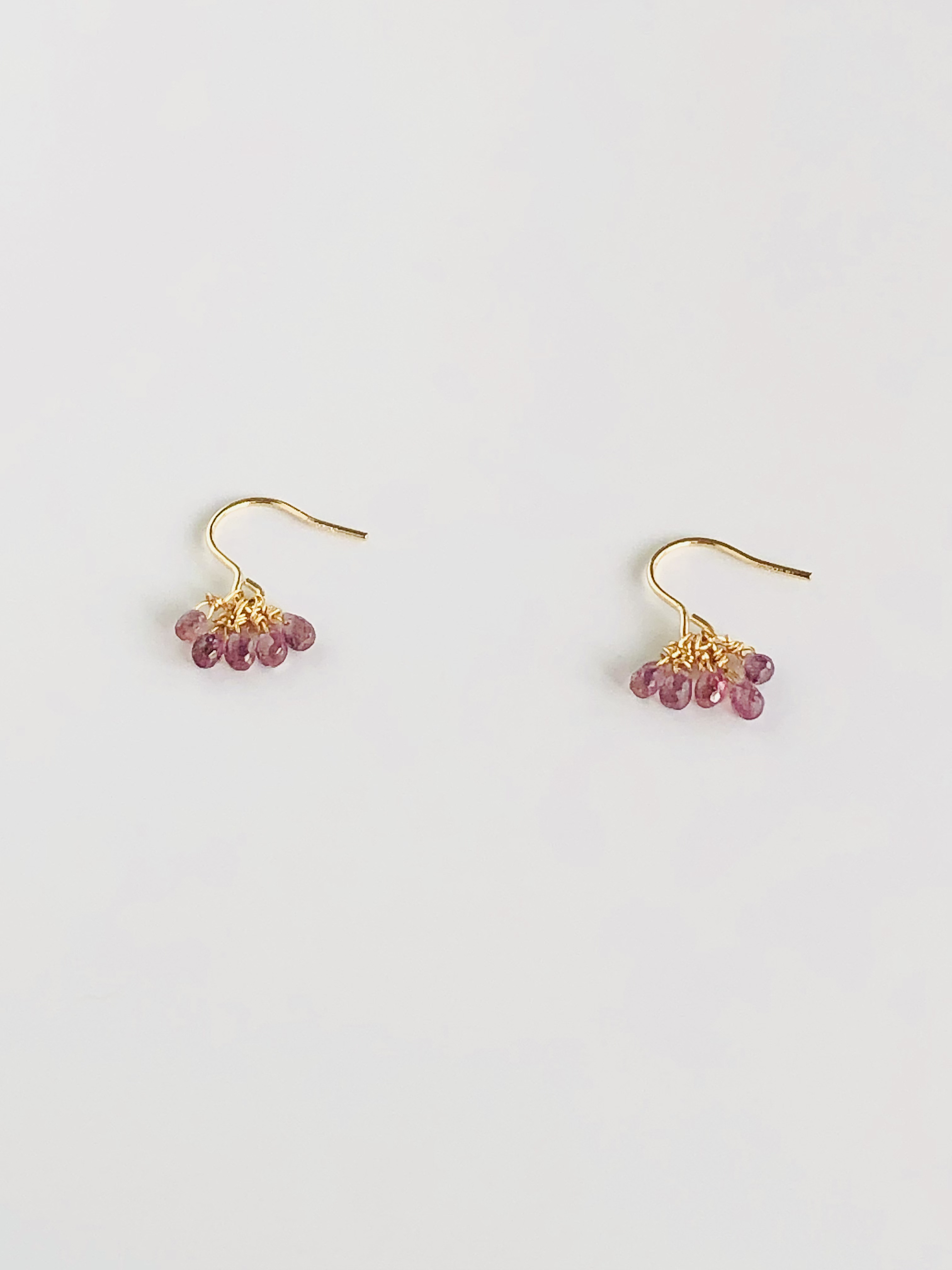 カラーシフトサファイア　ドロップtubu ピアス