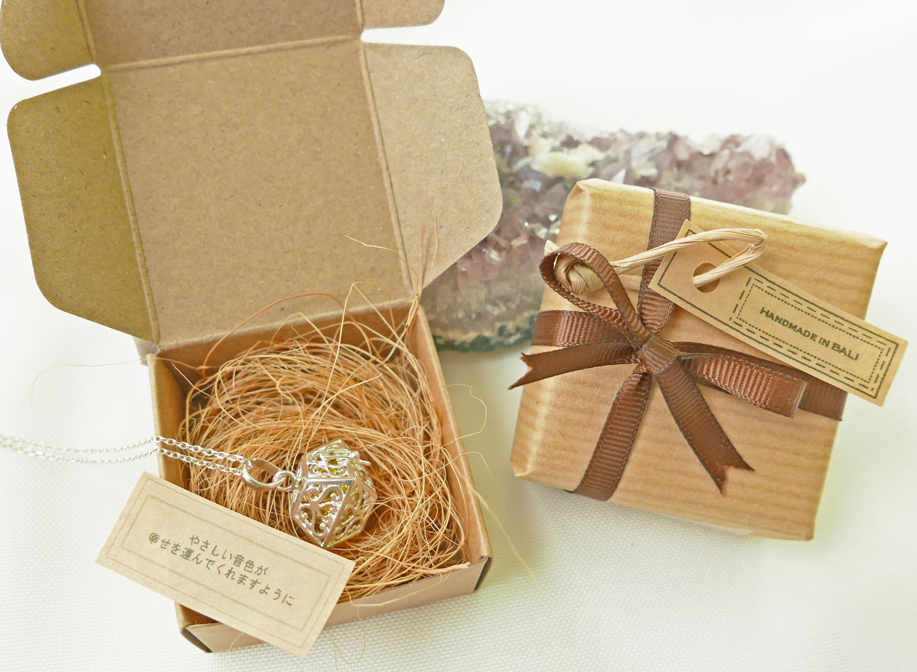 ✼プラチナ加工✼オニキスのペンダントトップ༺ぱかりと開けられる•*•ハート模様スクエア型༻天然石アクセサリー/プレゼント