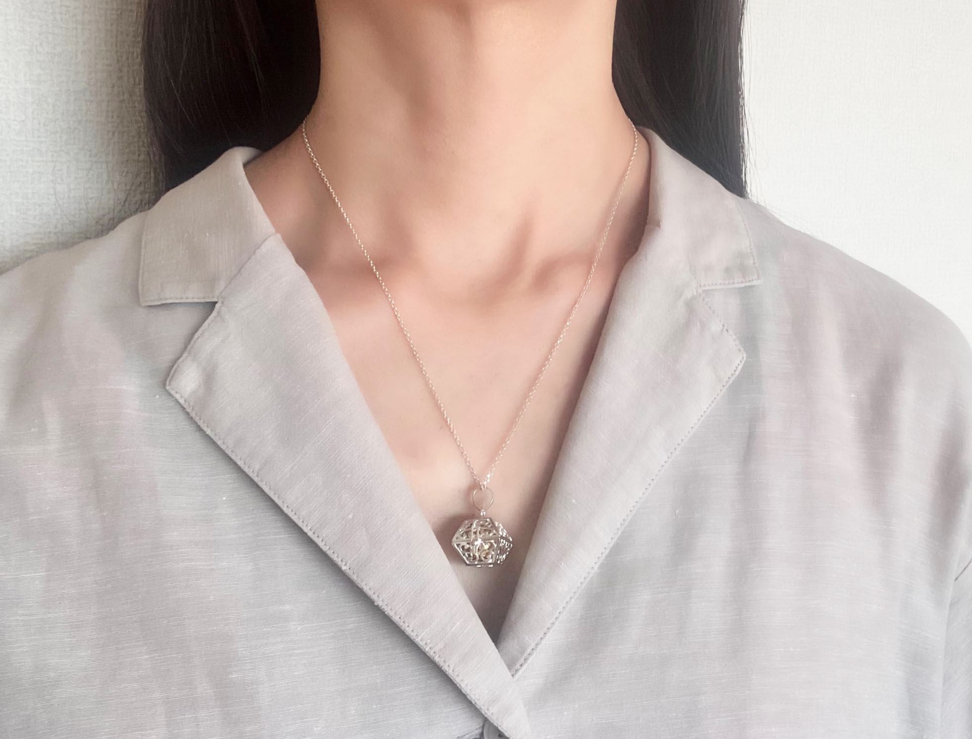 ✼プラチナ加工✼オニキスのペンダントトップ༺ぱかりと開けられる•*•ハート模様スクエア型༻天然石アクセサリー/プレゼント