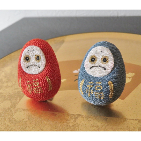だるまの置物　3個セット　ミニ座布団付き　ちりめん　ハンドメイド　縁起物　お正月 お正月飾り ミニダルマ3ヶ ミニ座布団セット ちりめん ミニチュア 置物