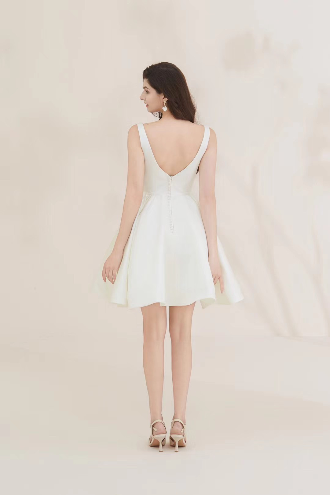 お買い得！スクエアネック　高級サテン　ワンピース　背中見せ　オーダーサイズ可能　お色直し　ピンク/ブラック/アイボリー