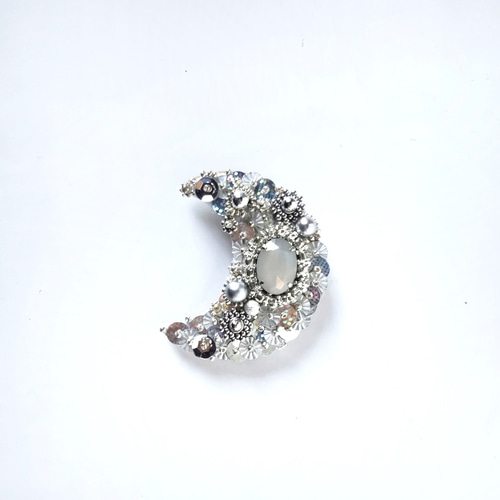 Silver Crescent 銀の三日月 ビーズ刺繍ブローチ ブローチ 銀や