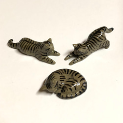 猫の箸置き三態（キジトラ）　はしおき　キジトラ　陶器 1枚目の画像
