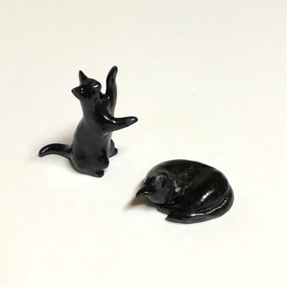 猫の箸置き二態（黒猫）　はしおき　置物　黒猫　陶器 1枚目の画像