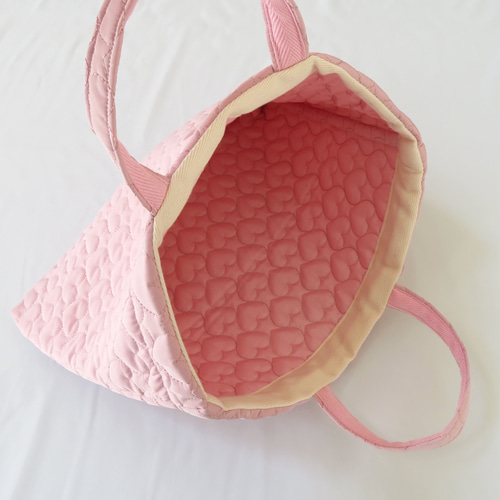 持ち手同素材 ハートステッチpink♡ポリエステル素材のキルティング