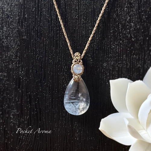 純瑞麗』ブルーエンジェルラダークォーツとブルームーンストーンの