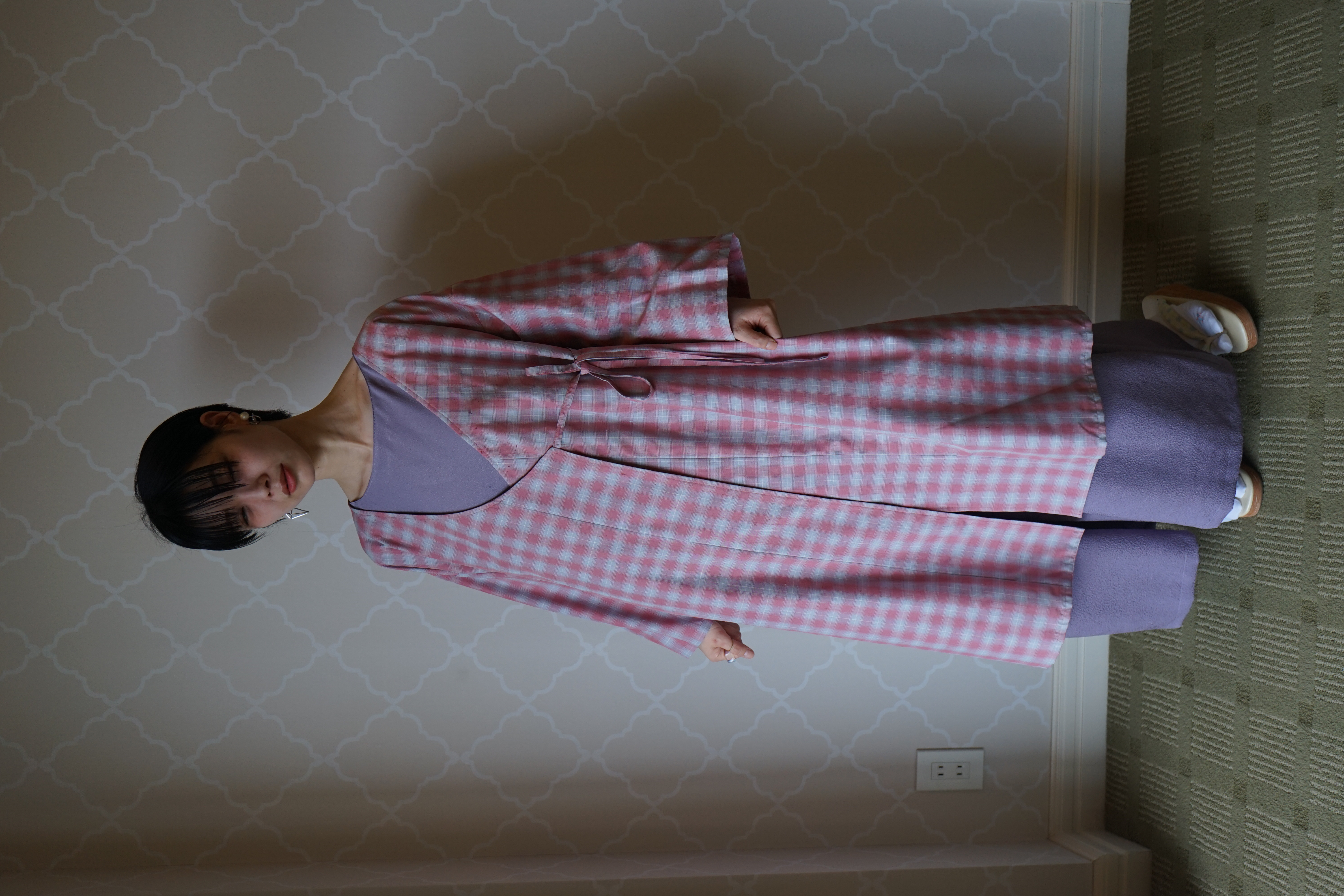 【送料無料】【Sale】ピンクのチェックがかわいい新品の着物の反物で仕上げたオールシルクのワンピース。