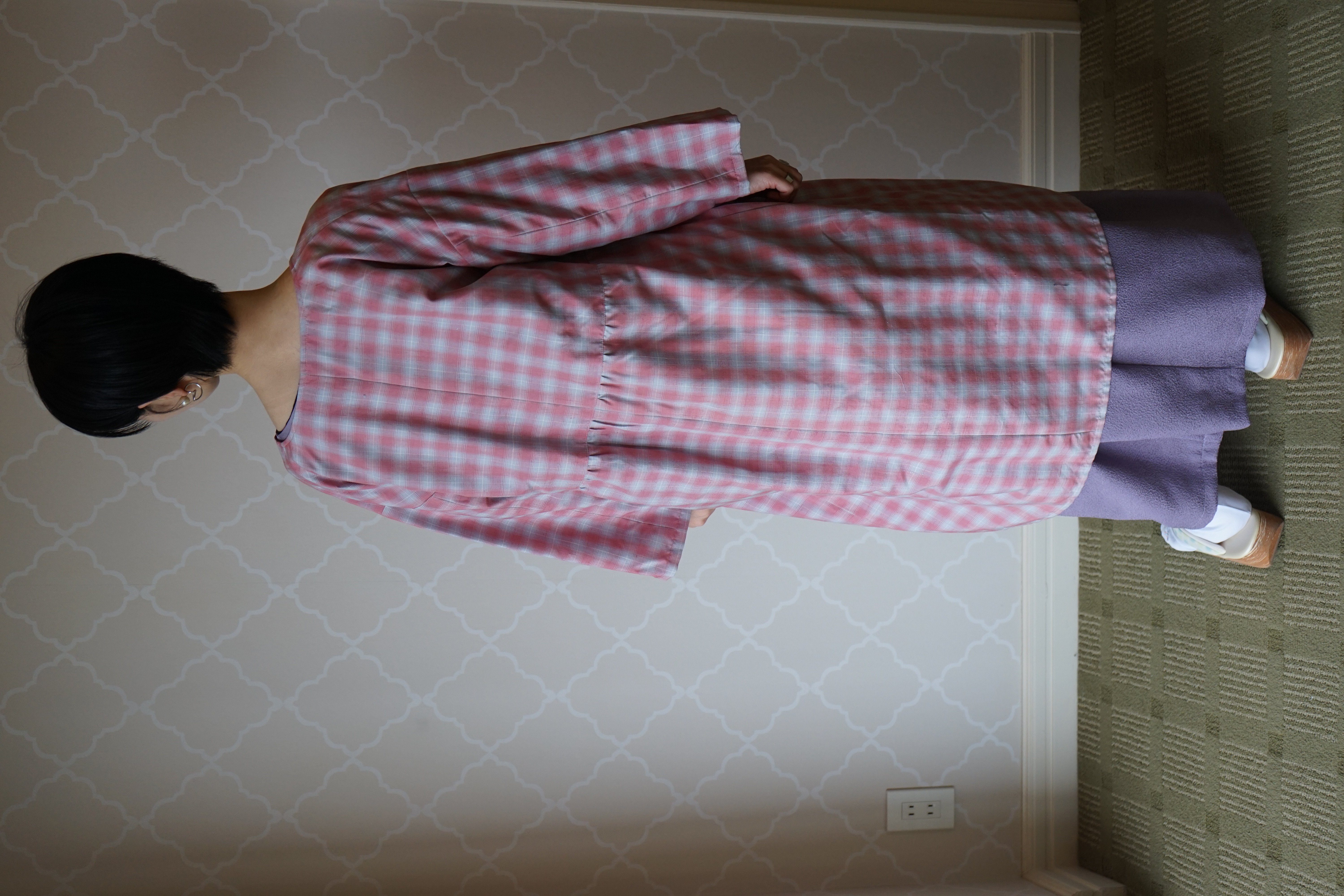 【送料無料】【Sale】ピンクのチェックがかわいい新品の着物の反物で仕上げたオールシルクのワンピース。