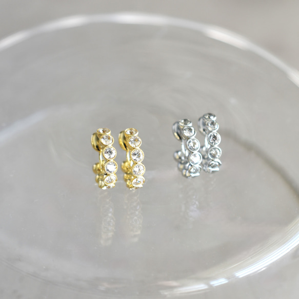 售完即止【金屬過敏相容】圈形耳環款式！帶有無孔夾的抗痛氧化鋯環形耳環 第2張的照片