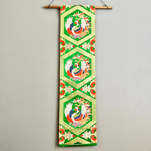 テーブルランナー　吉祥鳳凰　帯リメイク 帯のタペストリー 漆黒に金色の鳳凰 帯 リメイク インテリア 掛け軸