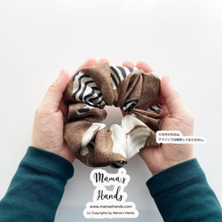 僅剩1件！ ⭐️已售出9件！ ⭐️意大利真絲。時尚棕色花卉北歐風蓬鬆髮圈。 第4張的照片