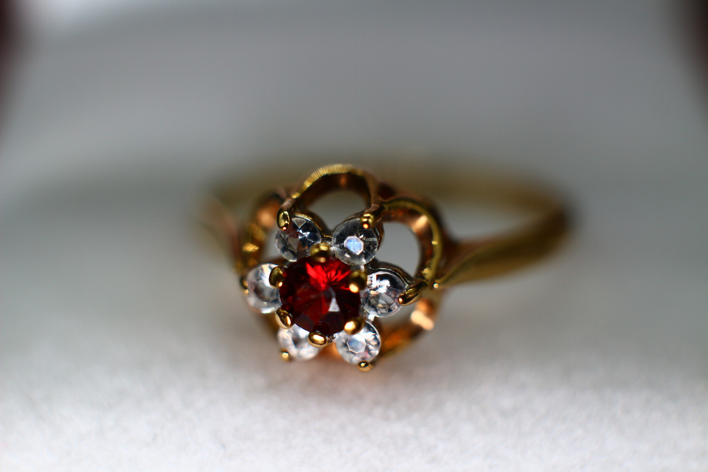 英国 1979年 ゴールド リング レディース 指輪 天然 ガーネット 9ct ビンテージ 純金率 375 J31