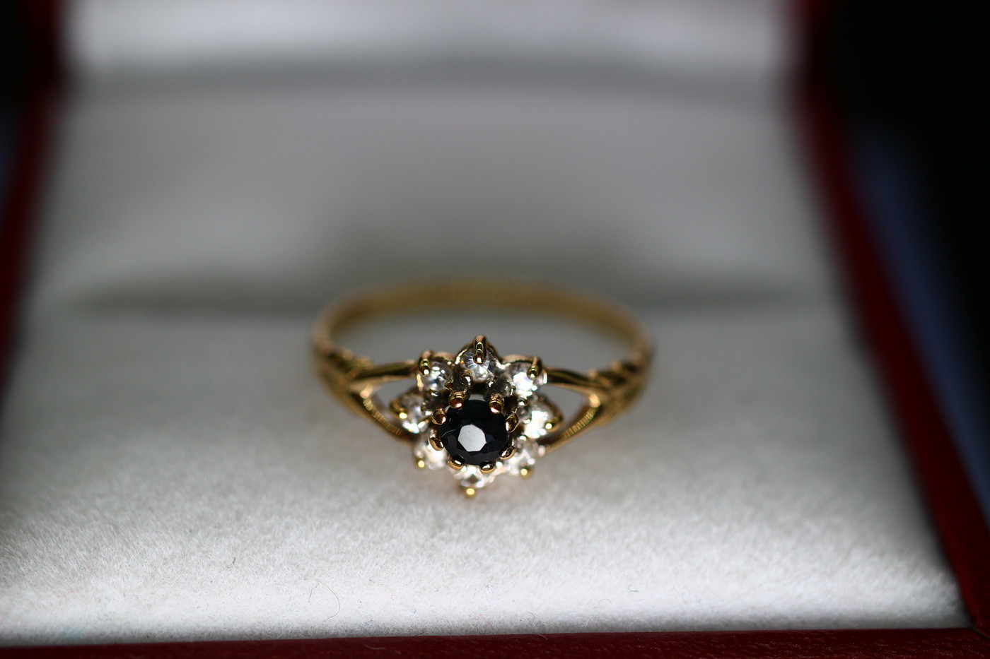 英国 ゴールド リング レディース 指輪 天然 サファイア コランダム 9ct ビンテージ 純金率 375 J32