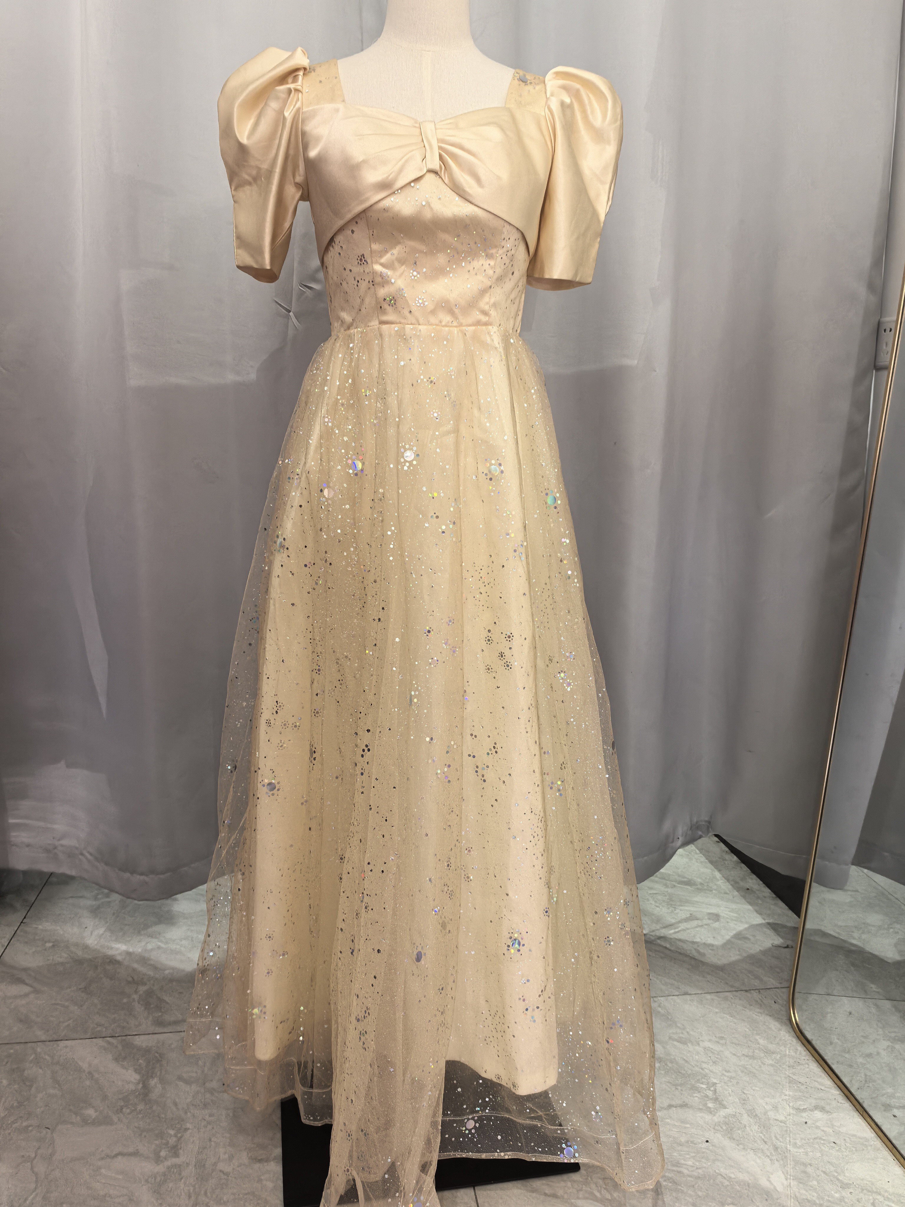 シャンパン色 エレガント 短袖 カラードレス 花嫁 合コンパーティー/ ピアノ演奏会/音楽会/D40