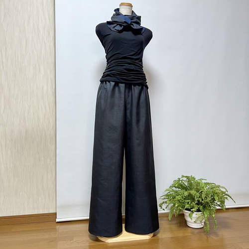 亀甲藍泥大島紬*ワイドパンツ+ストール*裏地付き*着物リメイク キュロット・ワイドパンツ motoiiot 通販|Creema(クリーマ) 18423939 亀甲藍泥大島紬*ワイドパンツ+ストール*裏地付き*着物リメイク キュロット・ワイドパンツ motoiiot 通販|Creema(クリーマ) 18423939