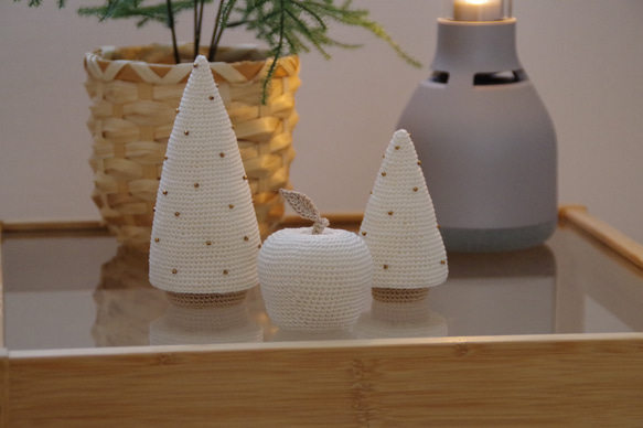 【yuj - süß line】手編みのクリスマスツリーとりんごのセット　クリスマス　デコレーション　オーナメント 6枚目の画像