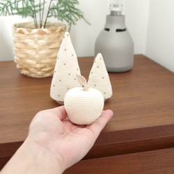 【yuj - süß line】手編みのクリスマスツリーとりんごのセット　クリスマス　デコレーション　オーナメント 4枚目の画像