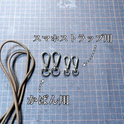 破舊的牛仔布和褶皺的肩帶使這件衣服顯得格外引人注目。智慧型手機單肩包 / 非常適合旅行、節日和戶外活動（男女通用 / 非常適合通 第11張的照片