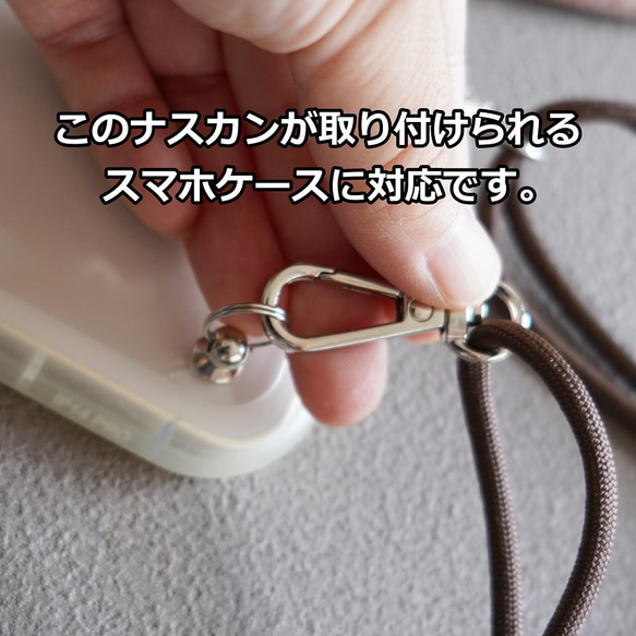 破舊的牛仔布和褶皺的肩帶使這件衣服顯得格外引人注目。智慧型手機單肩包 / 非常適合旅行、節日和戶外活動（男女通用 / 非常適合通 第8張的照片