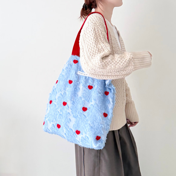水色 ハート刺繍 キャディバッグ A4対応！ハート刺繍のフラワー肩掛けトートバッグ(水色) Mサイズ