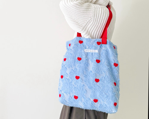 A4対応！ハート刺繍のフラワー肩掛けトートバッグ(水色) Mサイズ