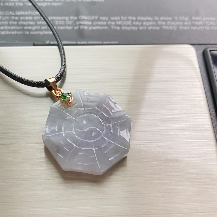 本翡翠、高品質幽藍精工大瓢箪ネックレス