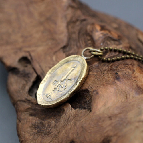 洋館の見回り｜真鍮｜ペンダント｜ネックレスチェーン付｜ロウソク