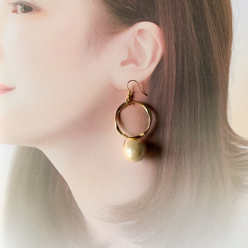 大粒コットンパール・フープ・イヤリング/ピアス (Gold) イヤリング 
