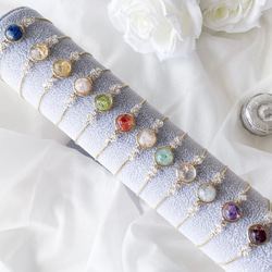 選擇您自己的品牌名稱女士滑扣手鍊，飾有誕生石和天然寶石，均碼，並飾有 2026 年春季誕生石。 第5張的照片