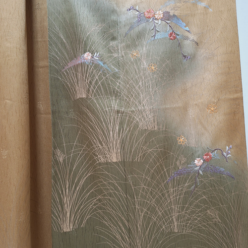 新品反物　正絹　モダン　リメイク　サーモンオレンジ　刺繍 豪華刺繍 正絹テーブルランナーテーブルセンター 帯リメイク 鶴