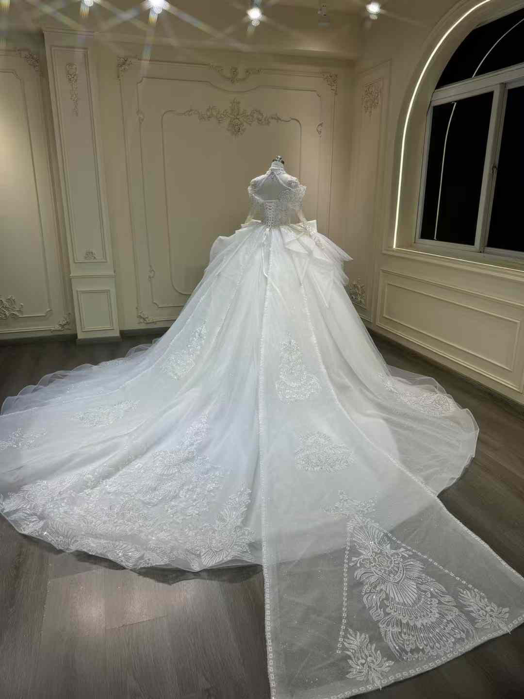 大人気上昇中！vネック　オフショルダー　優雅　贅沢　二の腕を隠せる　冬婚　フレアスカート　韓国スタイル　オリジナルドレス