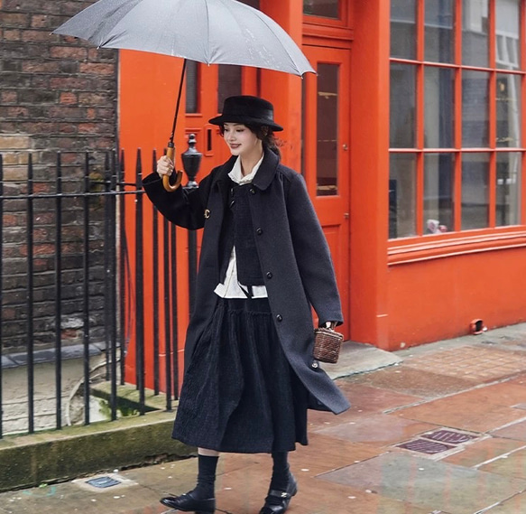 レトロモダンな丸襟　ウールのロングコート【春秋冬】黒系 4枚目の画像