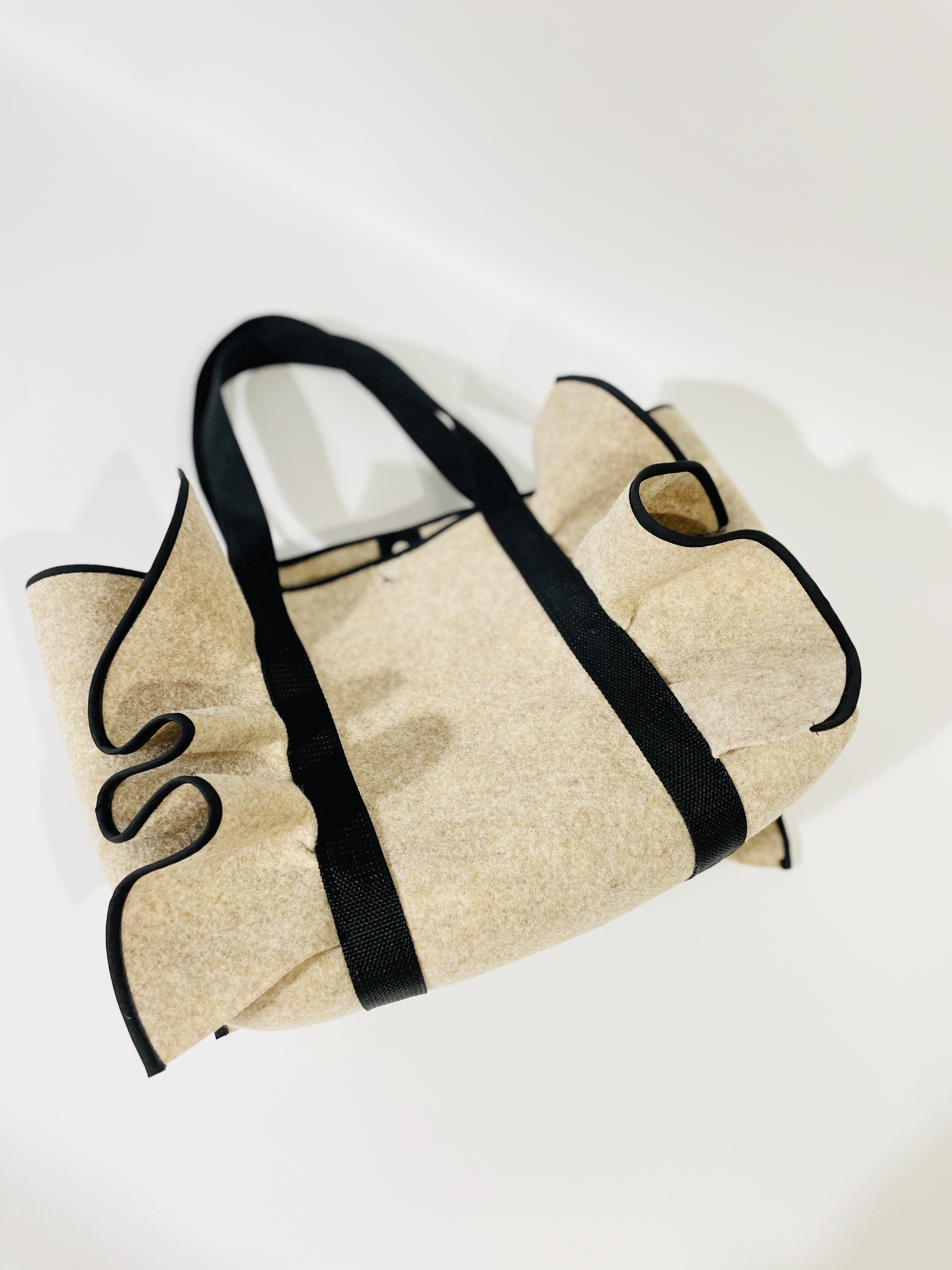 【圧縮フェルトフリルトートバッグ大】/1B1424