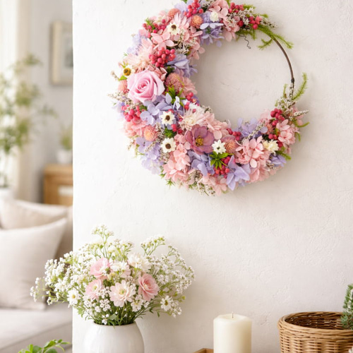 三日月リース ピンク ～プリザーブドフラワーリース～ リース atelier