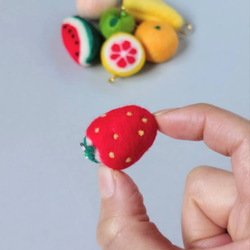 ミニマム果物】ころころとした桃＊羊毛フェルトのプチかわキーホルダー