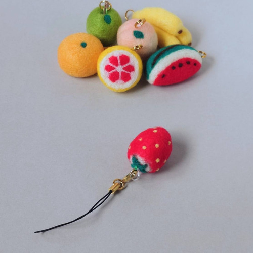 ミニマム果物】手のひらサイズのいちご＊羊毛フェルトのプチかわ