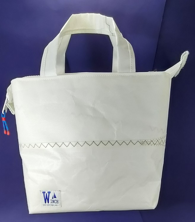トートバッグ（ファスナー付き）【W-550】セイルバッグ　ヨット　ハンドメイドバッグ　USEDセイル　ウィンチ