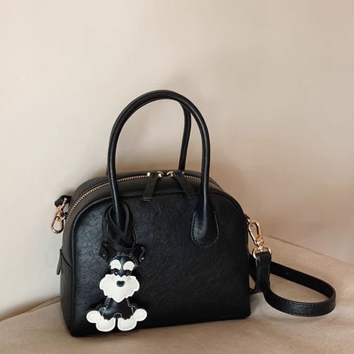 黒いハンドバッグ.通勤バッグ. お出かけにピッタリ .春秋冬どちらでも 