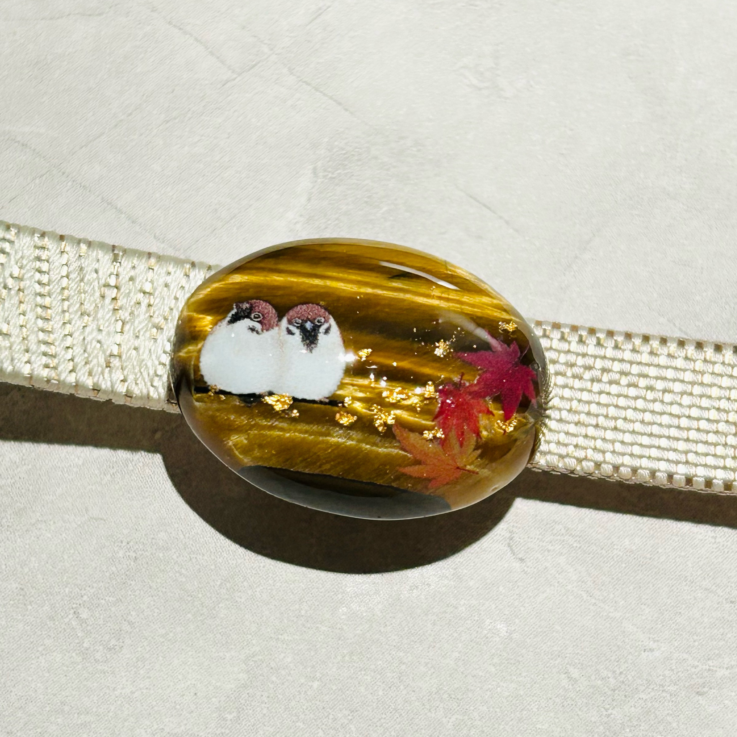 天然石タイガーとスズメの帯留め ポニーフック ブローチ