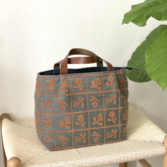 裏⚮̈ミナペルホネン Lulu brown かくれんぼトート タック入 あおり